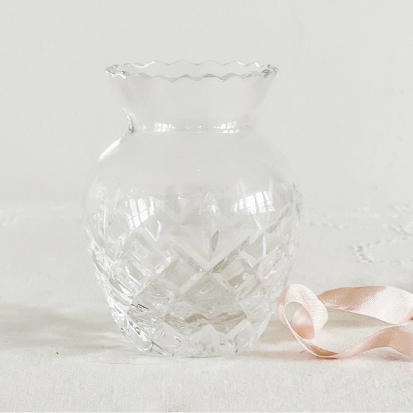 Vintage Mini Glass Flower Vase - Picture 2 of 6
